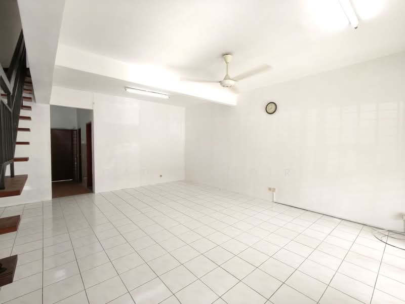 2-storey Terraced House for Sale in Bandar Putra Permai (Seri Kembangan) - Qadir Qadir - PropertyGuru.com.my