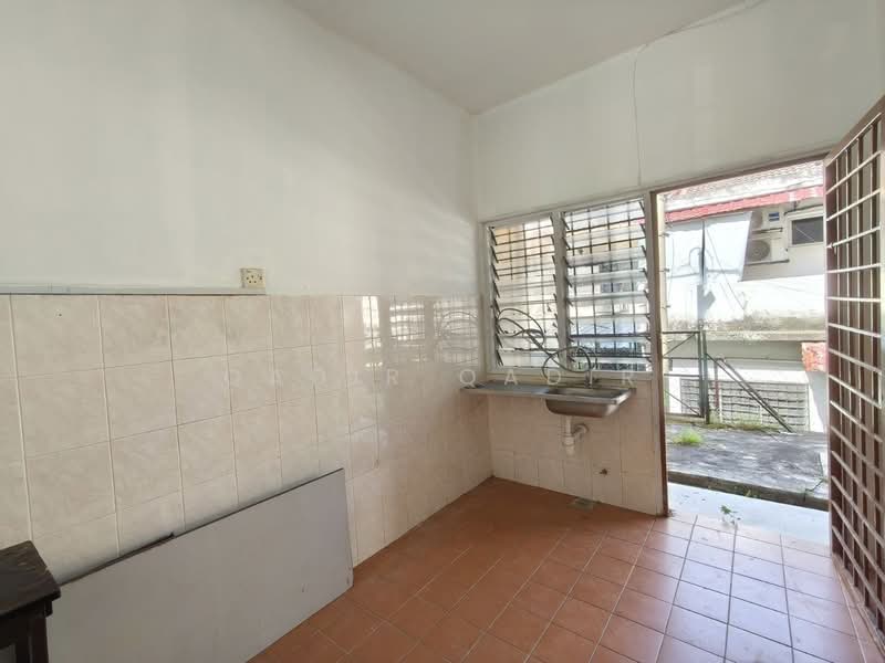 2-storey Terraced House for Sale in Bandar Putra Permai (Seri Kembangan) - Qadir Qadir - PropertyGuru.com.my