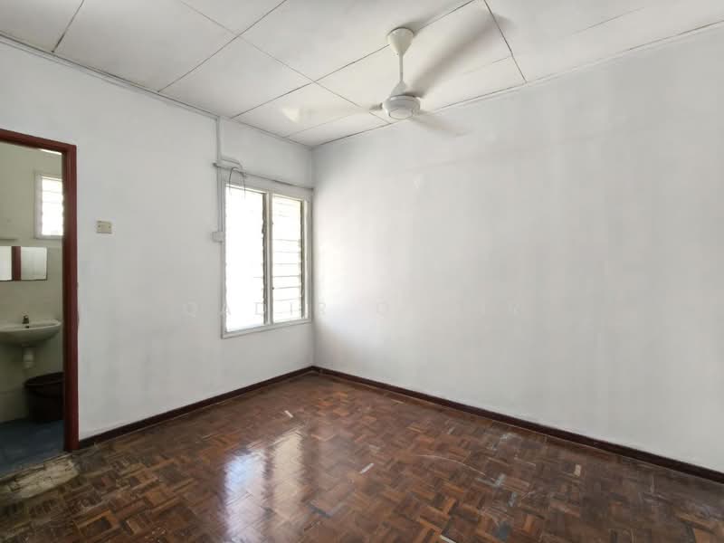 2-storey Terraced House for Sale in Bandar Putra Permai (Seri Kembangan) - Qadir Qadir - PropertyGuru.com.my