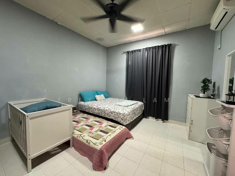 2-storey Terraced House for Sale in Taman Sri Pulai Perdana (Skudai) - Freedom Lam - Master Bedroom - PropertyGuru.com.my