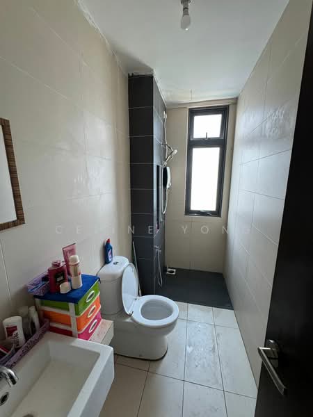 Servis Apartment untuk Dijual di 8Scape Residence @ Sutera - Celine Yong - Bathroom - PropertyGuru.com.my