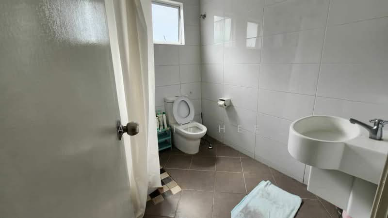 Rumah Berkembar untuk Dijual di Kota Kinabalu (Sabah) - Annie Hee - Bathroom - PropertyGuru.com.my