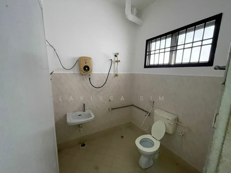 Rumah Teres 2 Tingkat untuk Dijual di Taman Pulai Utama (Skudai) - Larissa Sim - Bathroom - PropertyGuru.com.my