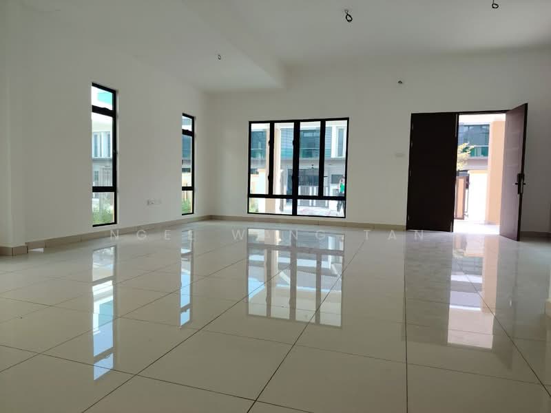 Rumah Berkembar untuk Dijual di Tanjong Minyak (Melaka) - Ngee Wang Tan - Living Room - PropertyGuru.com.my
