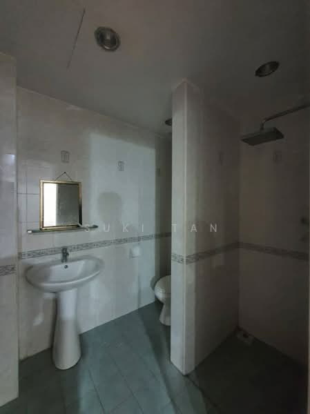 Rumah Teres 3 Tingkat untuk Dijual di Jalan Ipoh (Kuala Lumpur) - Suki Tan - Bathroom - PropertyGuru.com.my