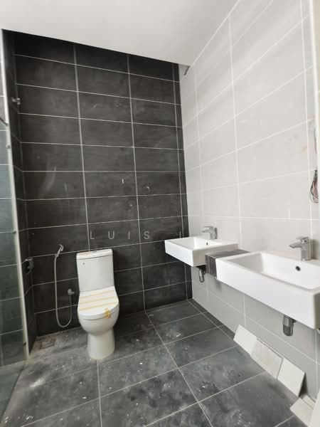 Semi-Detached House for Sale in Taman Seri Austin (Tebrau) - Luis Lim - Bathroom - PropertyGuru.com.my