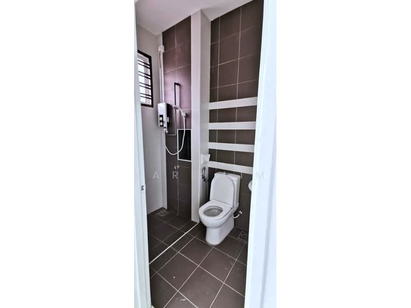 2-storey Terraced House for Sale in Taman Seri Austin (Tebrau) - Karl Lim - Bathroom - PropertyGuru.com.my