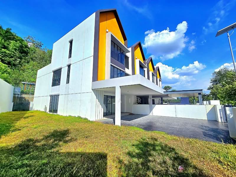3-storey Terraced House for Sale in Taman Melawati (Ulu Kelang) - M.J Zairin - Exterior - PropertyGuru.com.my