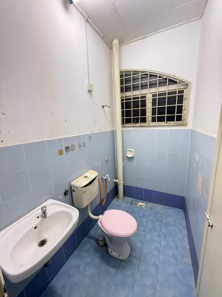2-storey Terraced House for Sale in Seksyen U5 (Shah Alam) - Tom Yip - Bathroom - PropertyGuru.com.my
