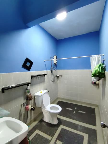2-storey Terraced House for Sale in Putrajaya (Putrajaya) - Syamsul Ilham - Bathroom - PropertyGuru.com.my