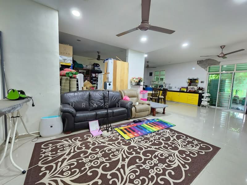 Rumah Banglo untuk Dijual di Desa Pinggiran Putra (Dengkil) - Nurashekin . - Living Room - PropertyGuru.com.my