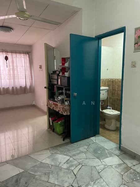 2-storey Terraced House for Sale in Usj 16 (Subang Jaya) - Alyna Ang - En-suite bedroom ground floor - PropertyGuru.com.my