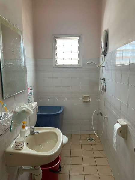 2-storey Terraced House for Sale in Usj 16 (Subang Jaya) - Alyna Ang - Bathroom - PropertyGuru.com.my