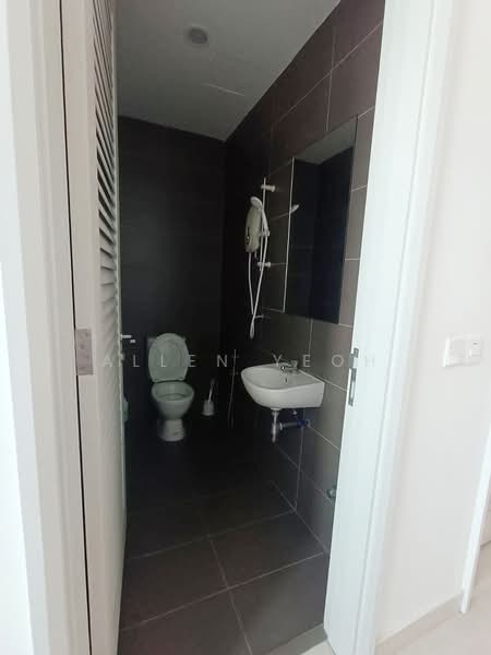 Condominium for Sale at The Light Collection III - Allen Yeoh - Bathroom - PropertyGuru.com.my