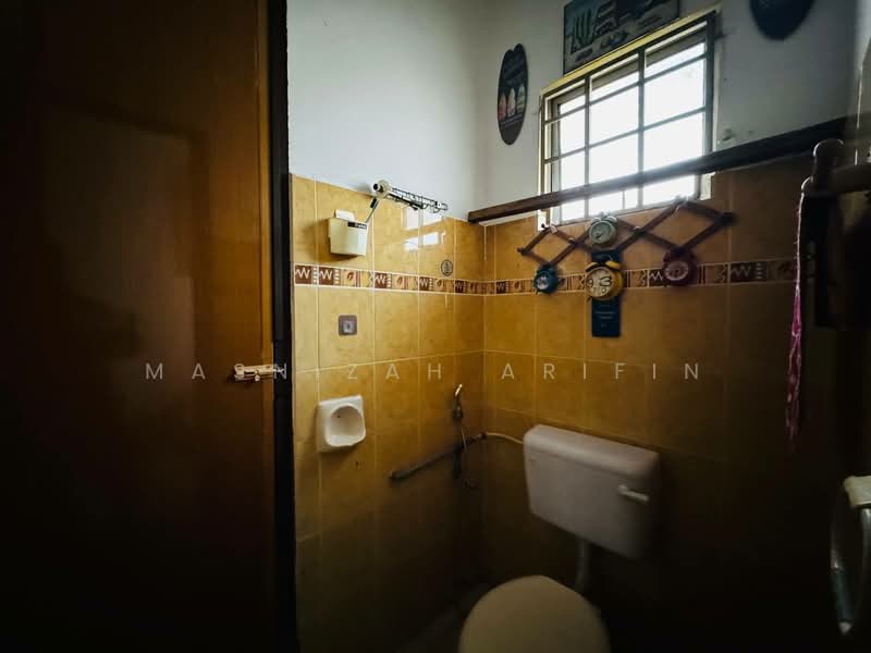 2-storey Terraced House for Sale in Batu Caves (Selangor) - Masnizah Arifin - Bathroom - PropertyGuru.com.my