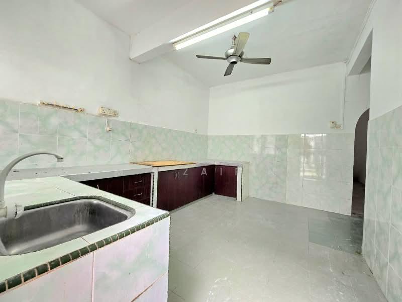 Rumah Teres 2 Tingkat untuk Dijual di Taman Permata (Ulu Kelang) - M.J Zairin - Kitchen - PropertyGuru.com.my