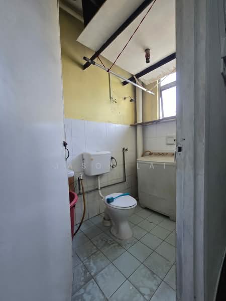 Pangsapuri untuk Dijual di Dahlia - Jason Lai - Bathroom - PropertyGuru.com.my