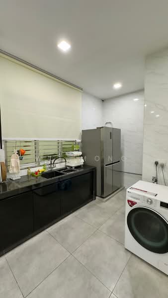 Rumah Berkembar untuk Dijual di Taman Lagenda Putra (Kulai) - Wil Mong - Kitchen - PropertyGuru.com.my