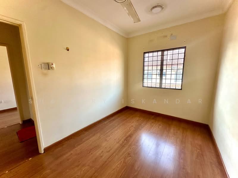 Rumah Teres 2 Tingkat untuk Dijual di Uep Industrial Park (Subang Jaya) - Shaziery Iskandar - PropertyGuru.com.my