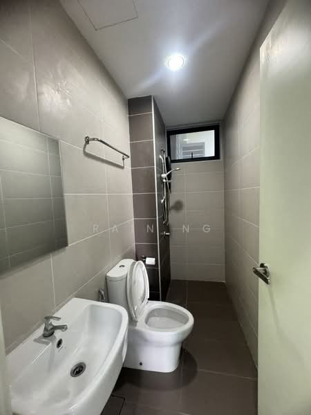 Servis Apartment untuk Disewa di Marina Residence - Rain Ng - Bathroom - PropertyGuru.com.my