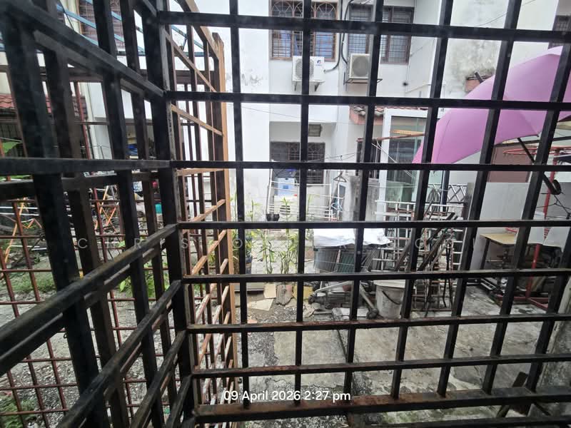 2-storey Terraced House for Sale in Usj 1 (Subang Jaya) - Christopher Gooi - Exterior - PropertyGuru.com.my