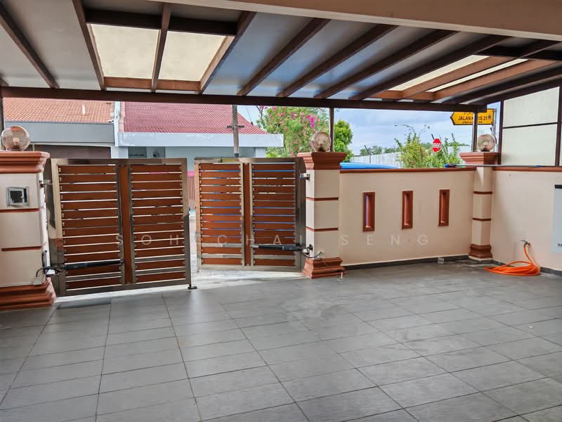 1-storey Terraced House for Sale in Taman Puteri Wangsa (Ulu Tiram) - Soh Chai Seng - Exterior - PropertyGuru.com.my