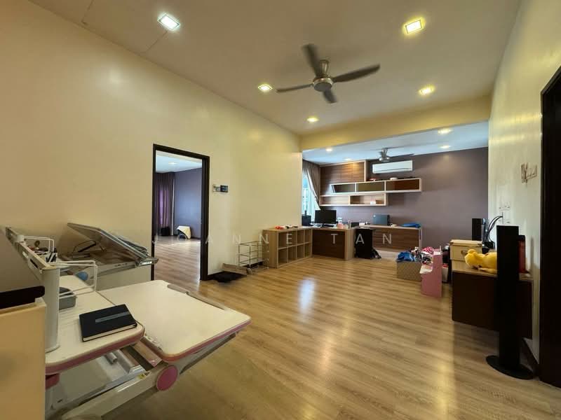 Rumah Berkembar untuk Dijual di Ambang Botanic (Klang) - Joanne Tan - Study - PropertyGuru.com.my