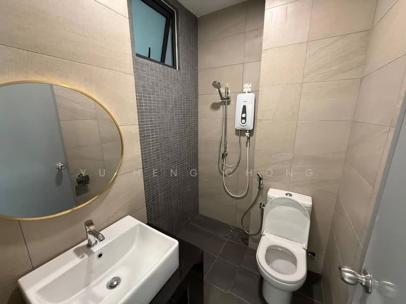 Pangsapuri untuk Disewa di D7 (D'Seven Lagoon Perdana) - Yu Heng Chong - Bathroom - PropertyGuru.com.my