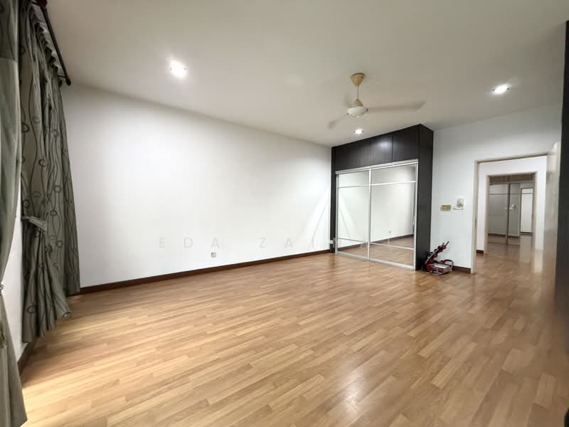 Rumah Teres 3 Tingkat untuk Dijual di Cyberjaya (Selangor) - Eda Zainal - PropertyGuru.com.my