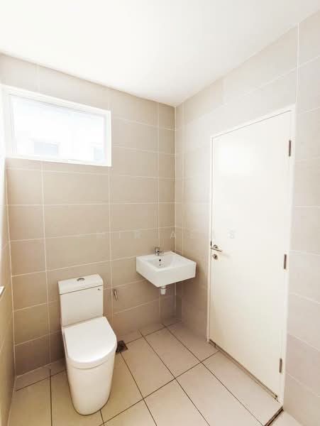 Rumah Teres untuk Dijual di Bandar Sri Sendayan (Negeri Sembilan) - Amir Abas - Bathroom - PropertyGuru.com.my