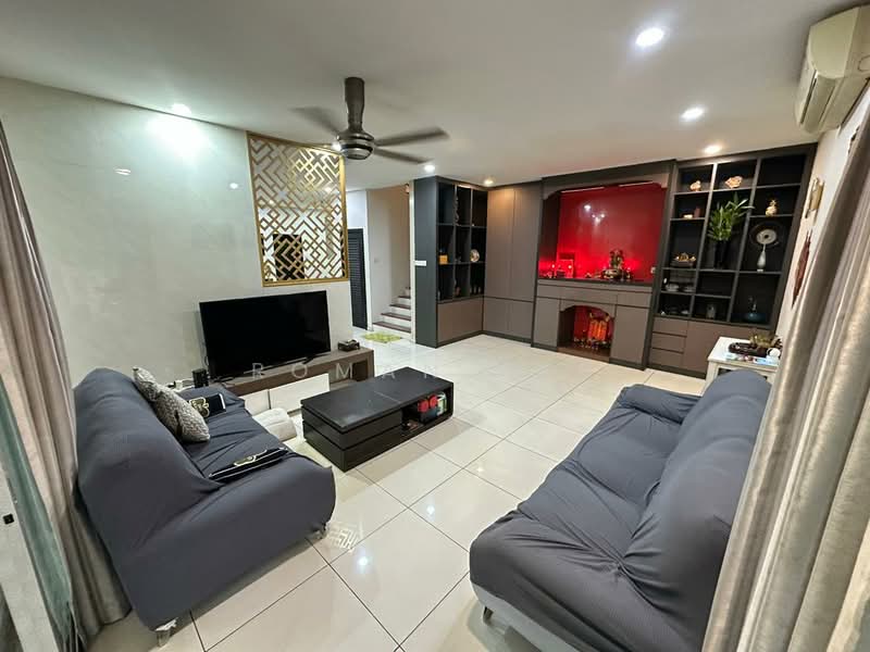 2.5-storey Terraced House for Sale in Bandar Country Homes (Rawang) - Roman Yap - Living Room - PropertyGuru.com.my