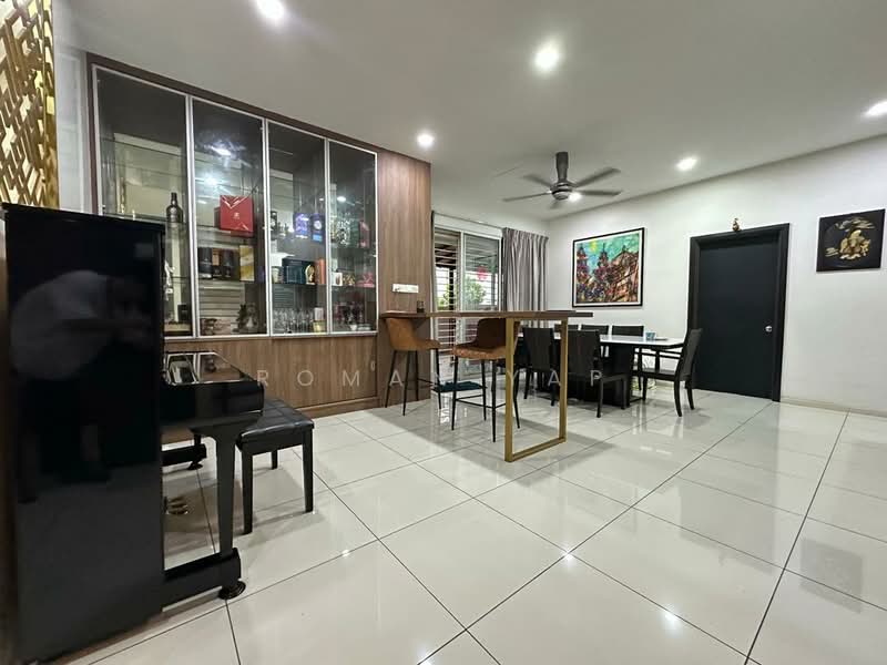 2.5-storey Terraced House for Sale in Bandar Country Homes (Rawang) - Roman Yap - Living Room - PropertyGuru.com.my