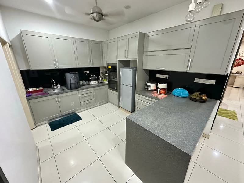 2.5-storey Terraced House for Sale in Bandar Country Homes (Rawang) - Roman Yap - Kitchen - PropertyGuru.com.my