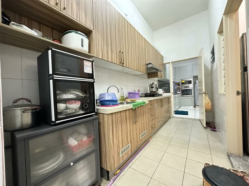 2.5-storey Terraced House for Sale in Bandar Country Homes (Rawang) - Roman Yap - Kitchen - PropertyGuru.com.my