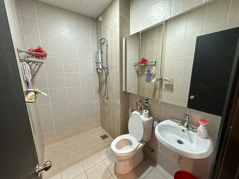 2.5-storey Terraced House for Sale in Bandar Country Homes (Rawang) - Roman Yap - Bathroom - PropertyGuru.com.my