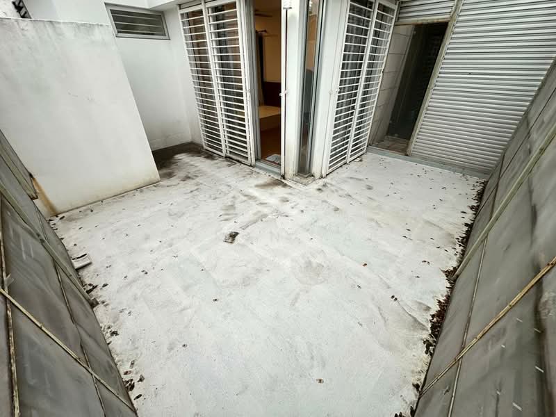 2.5-storey Terraced House for Sale in Bandar Country Homes (Rawang) - Roman Yap - Balcony - PropertyGuru.com.my