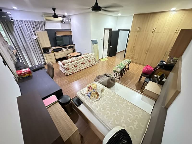 2.5-storey Terraced House for Sale in Bandar Country Homes (Rawang) - Roman Yap - Living Room - PropertyGuru.com.my