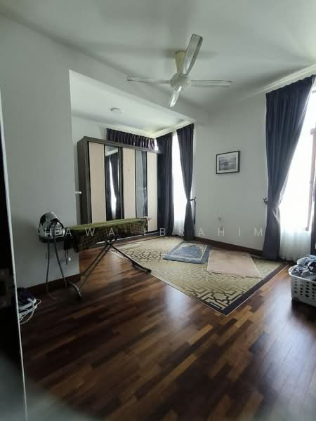 Semi-Detached House for Sale in Perdana Lakeview East (Cyberjaya) - Hawa Ibrahim - Bedroom - PropertyGuru.com.my