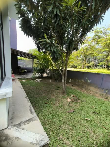 Semi-Detached House for Sale in Perdana Lakeview East (Cyberjaya) - Hawa Ibrahim - Garden - PropertyGuru.com.my