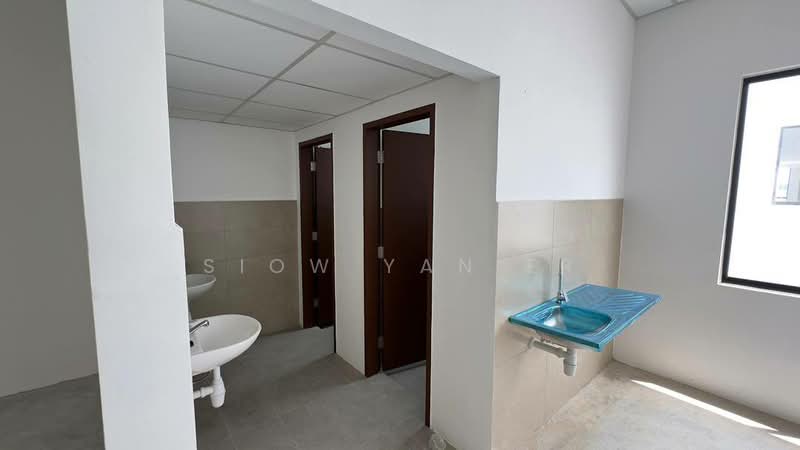 Shop for Rent in Tebrau (Johor) - Siow Yan Er - Bathroom - PropertyGuru.com.my