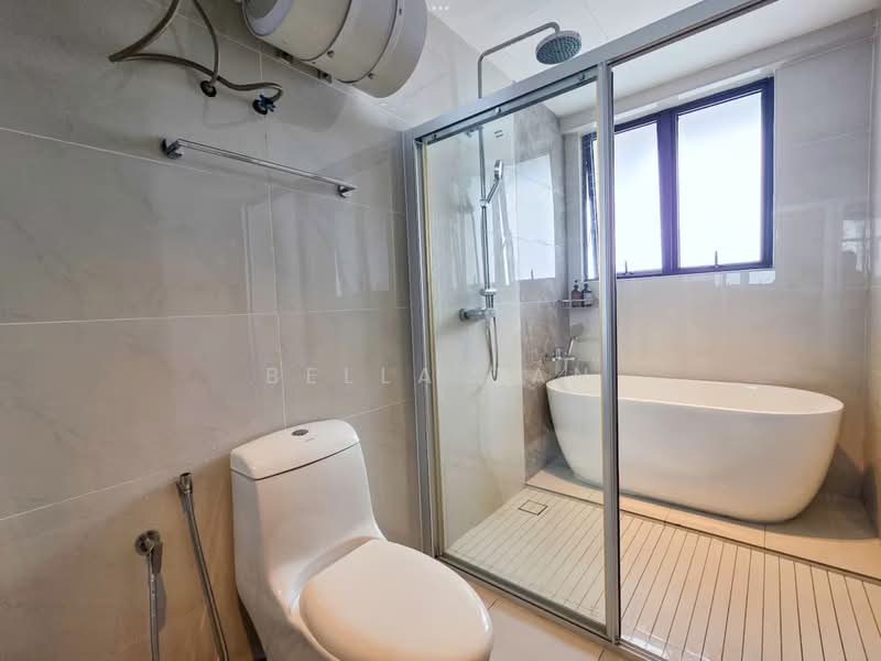 Kondominium untuk Dijual di Lovell @ Country Garden Danga Bay - Bella Tan - Bathroom - PropertyGuru.com.my