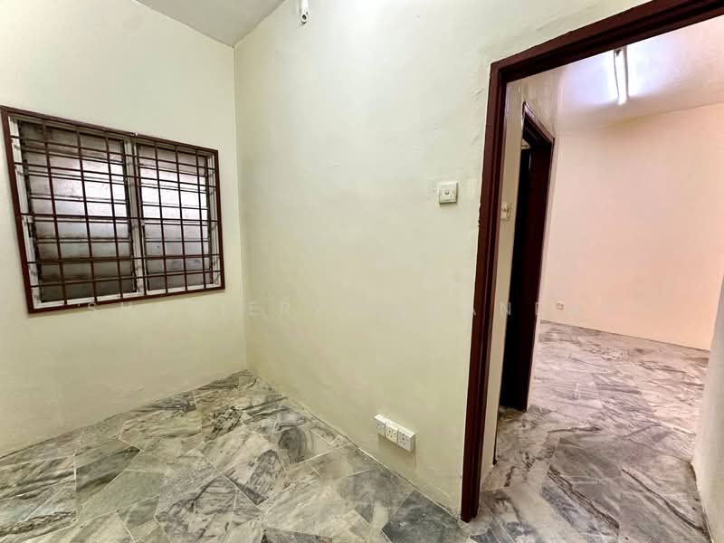 Rumah Teres 3 Tingkat untuk Dijual di Batu 9 (Cheras) - Shaziery Iskandar - PropertyGuru.com.my