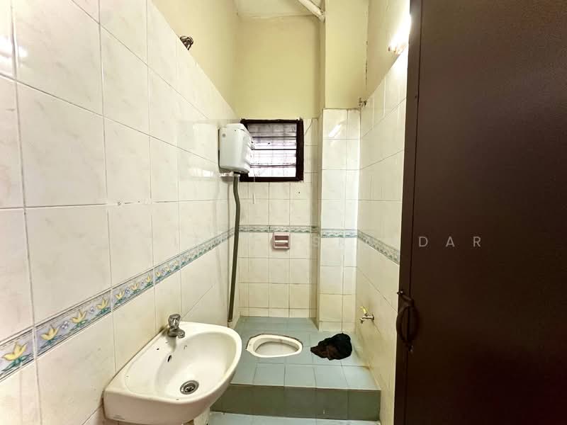 Rumah Teres 3 Tingkat untuk Dijual di Batu 9 (Cheras) - Shaziery Iskandar - PropertyGuru.com.my