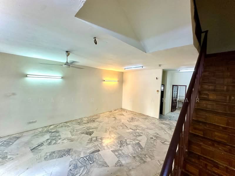 Rumah Teres 3 Tingkat untuk Dijual di Batu 9 (Cheras) - Shaziery Iskandar - PropertyGuru.com.my
