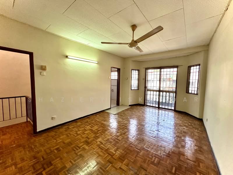 Rumah Teres 3 Tingkat untuk Dijual di Batu 9 (Cheras) - Shaziery Iskandar - PropertyGuru.com.my