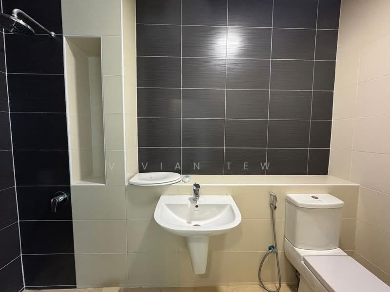 Rumah Berkembar untuk Dijual di Setia Alam (Selangor) - Vivian Tew - Bathroom - PropertyGuru.com.my