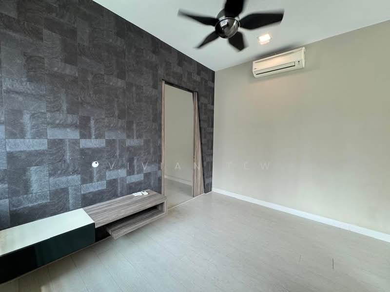 Rumah Berkembar untuk Dijual di Setia Alam (Selangor) - Vivian Tew - Living Room - PropertyGuru.com.my