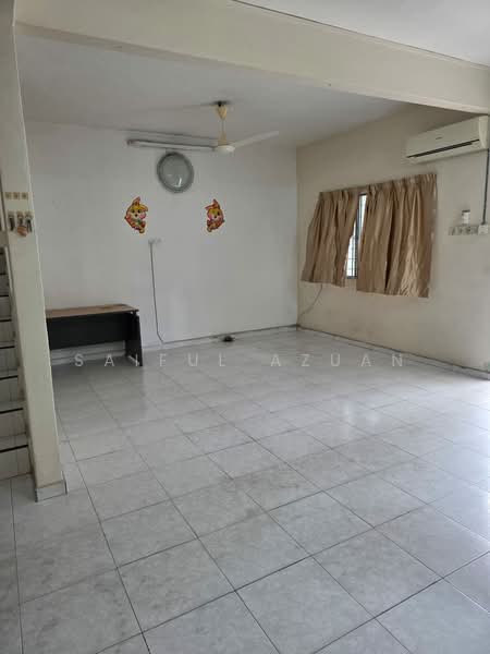 Rumah Teres 2 Tingkat untuk Dijual di Taman Kim Chuan (Klang) - Saiful Azuan - Living Room - PropertyGuru.com.my