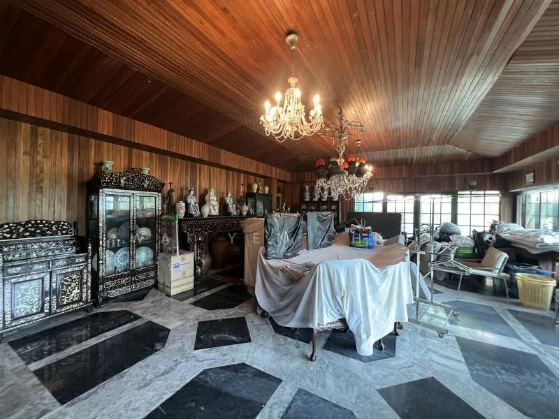 Bungalow House for Sale in Taman Tunku (Bukit Tunku (Kenny Hills)) - Wai Yen Chin - Living Room - PropertyGuru.com.my
