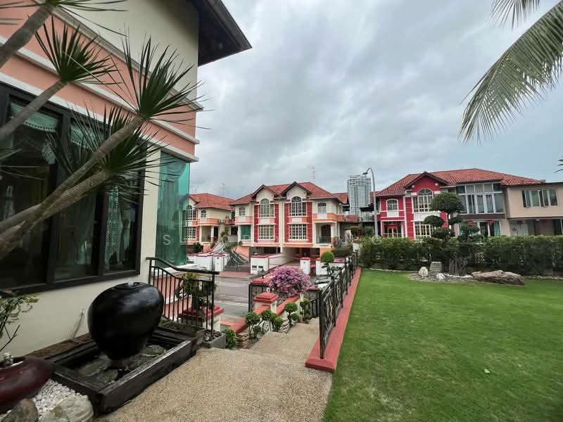 Semi-Detached House for Sale in Taman Molek (Johor Bahru) - Sharon Ng - Exterior - PropertyGuru.com.my